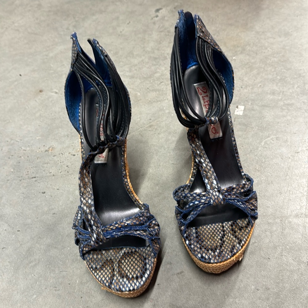 2lipsToo Snake Print wedges